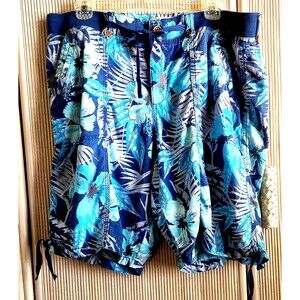Sonoma Women's Shorts Size 16 Modern Fit Bermuda Aloha Floral Tropical Summer